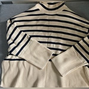 NWT Gap Split Hem Striped Turtleneck Sweater